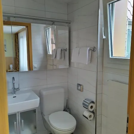 Sherlock Holmes & Khana Restaurant 