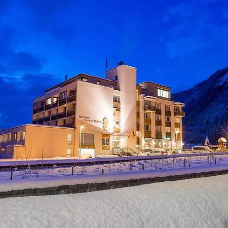 Sherlock Holmes & Khana Restaurant 