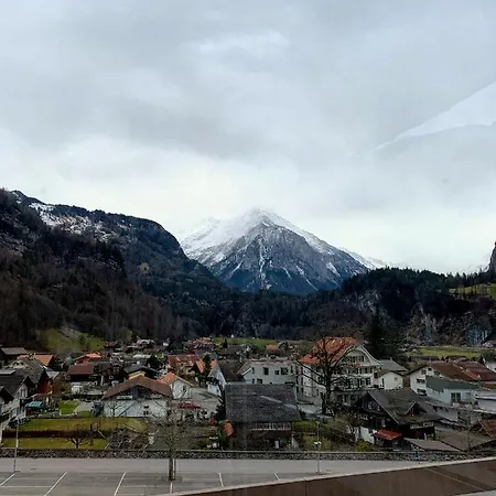 Sherlock Holmes & Khana Restaurant 