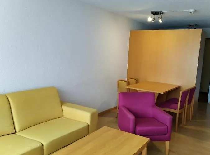 Hotel Sherlock Holmes & Khana Restaurant 