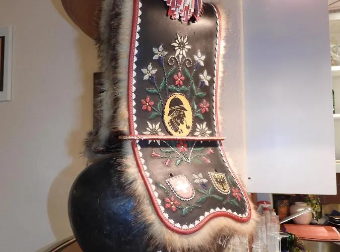 Hotel Sherlock Holmes & Khana Restaurant 