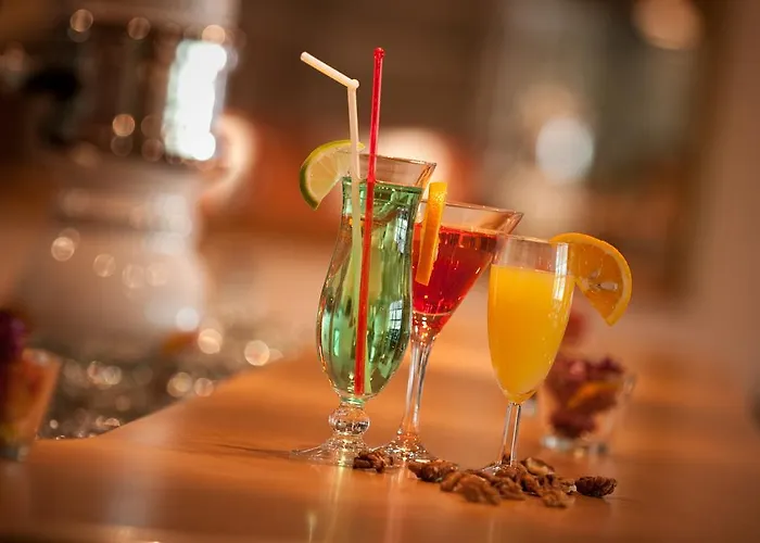 Hotel Sherlock Holmes & Khana Restaurant 