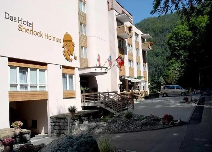 Hotel Sherlock Holmes & Khana Restaurant 