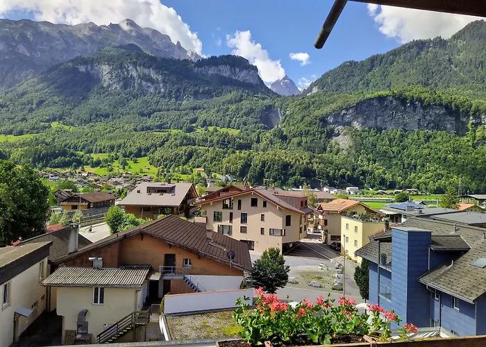 Hotel Sherlock Holmes & Khana Restaurant 