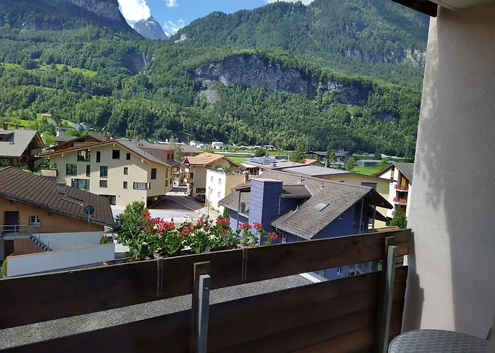 Hotel Sherlock Holmes & Khana Restaurant 