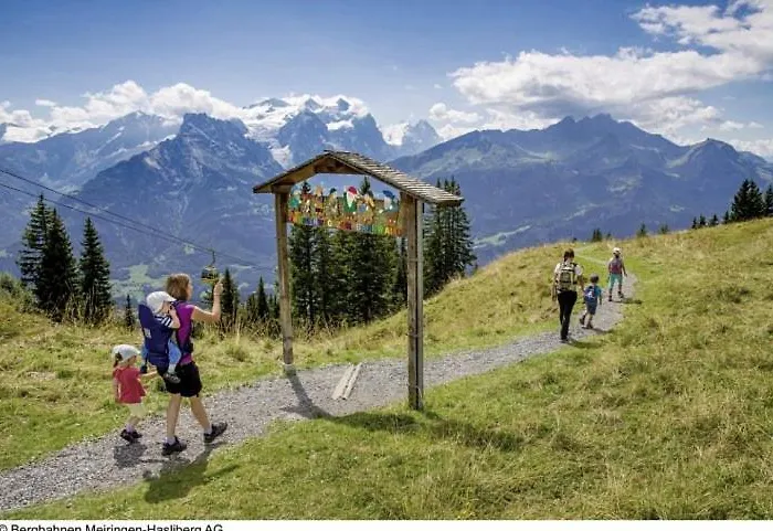 Hotel Sherlock Holmes & Khana Restaurant 