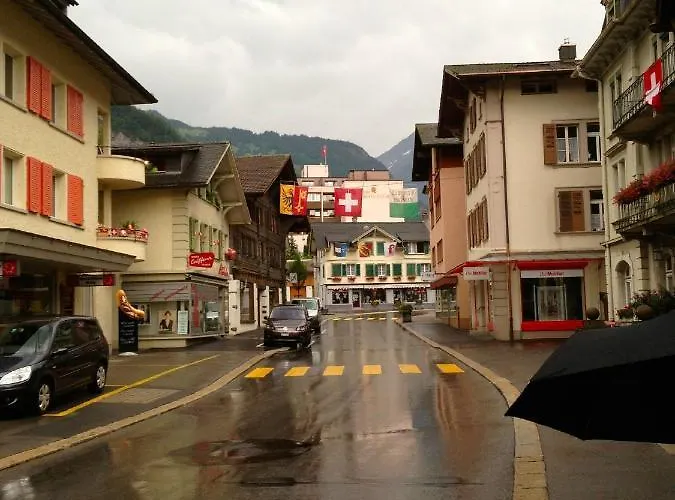 Hotel Sherlock Holmes & Khana Restaurant 