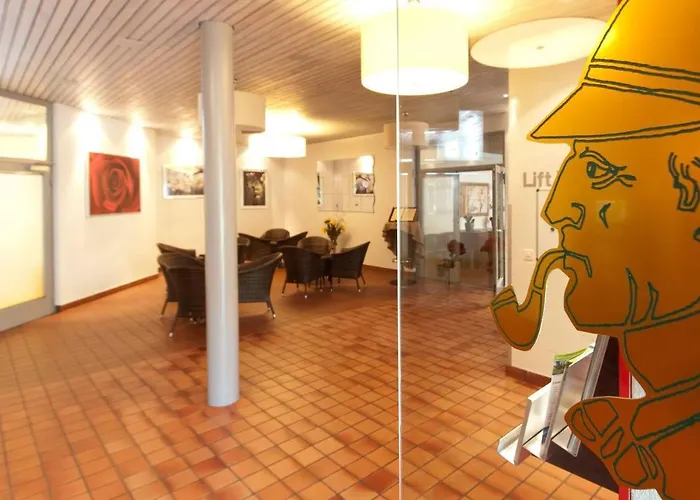 Hotel Sherlock Holmes & Khana Restaurant 