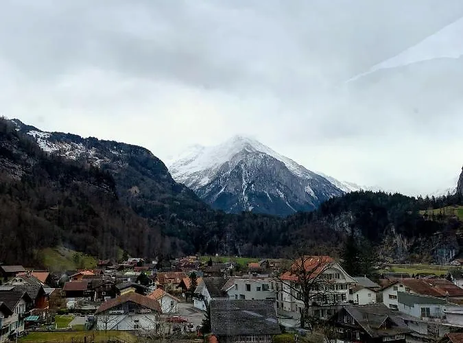 Sherlock Holmes & Khana Restaurant 