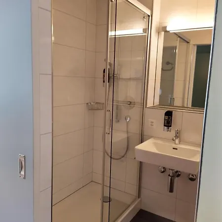 Sherlock Holmes & Khana Restaurant 