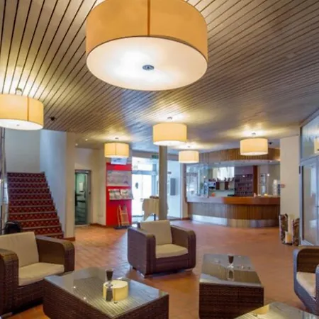 Sherlock Holmes & Khana Restaurant 