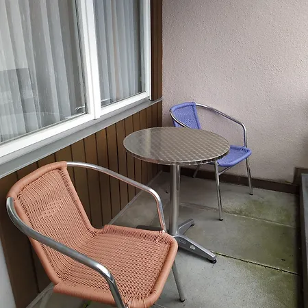 Sherlock Holmes & Khana Restaurant 