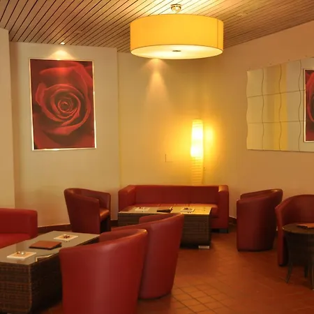 Sherlock Holmes & Khana Restaurant 